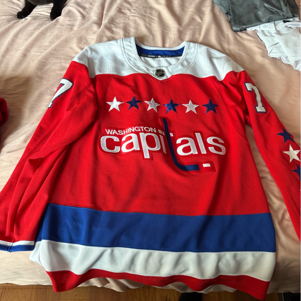 Men’s capitals jersey stitched TJ oshie